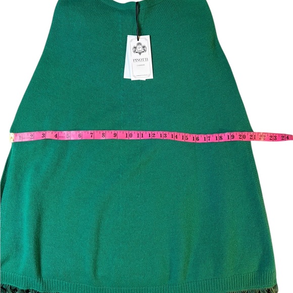 PINOTTI NWT Green Cashmere Wool Blend Green Poncho/Cape with Leather Fringe - Picture 11 of 12